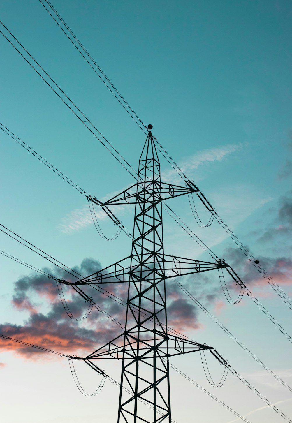 High-voltage transmission tower